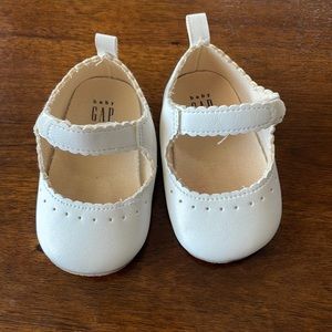 Baby Gap girls shoes